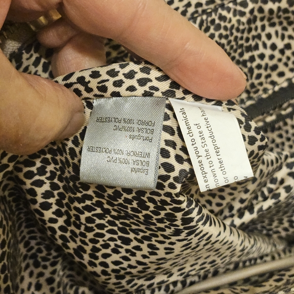 Tan Structured Tote Bag with Textured Surface and Trim. - Picture 9 of 11